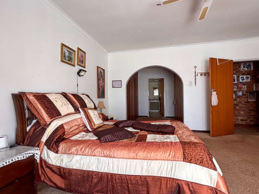 3 Bedroom Property for Sale in Kannoniers Park North West